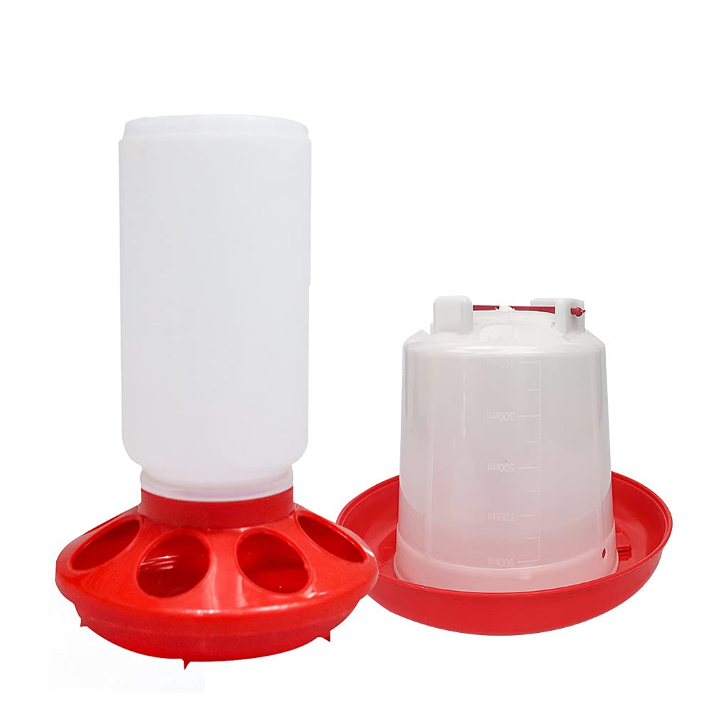 Lucky Farm 1L chick feeder and waterer kit in use for chicks, efficient feeding