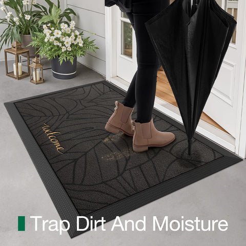 Non-slip natural rubber base provides reliable grip for safe porch use