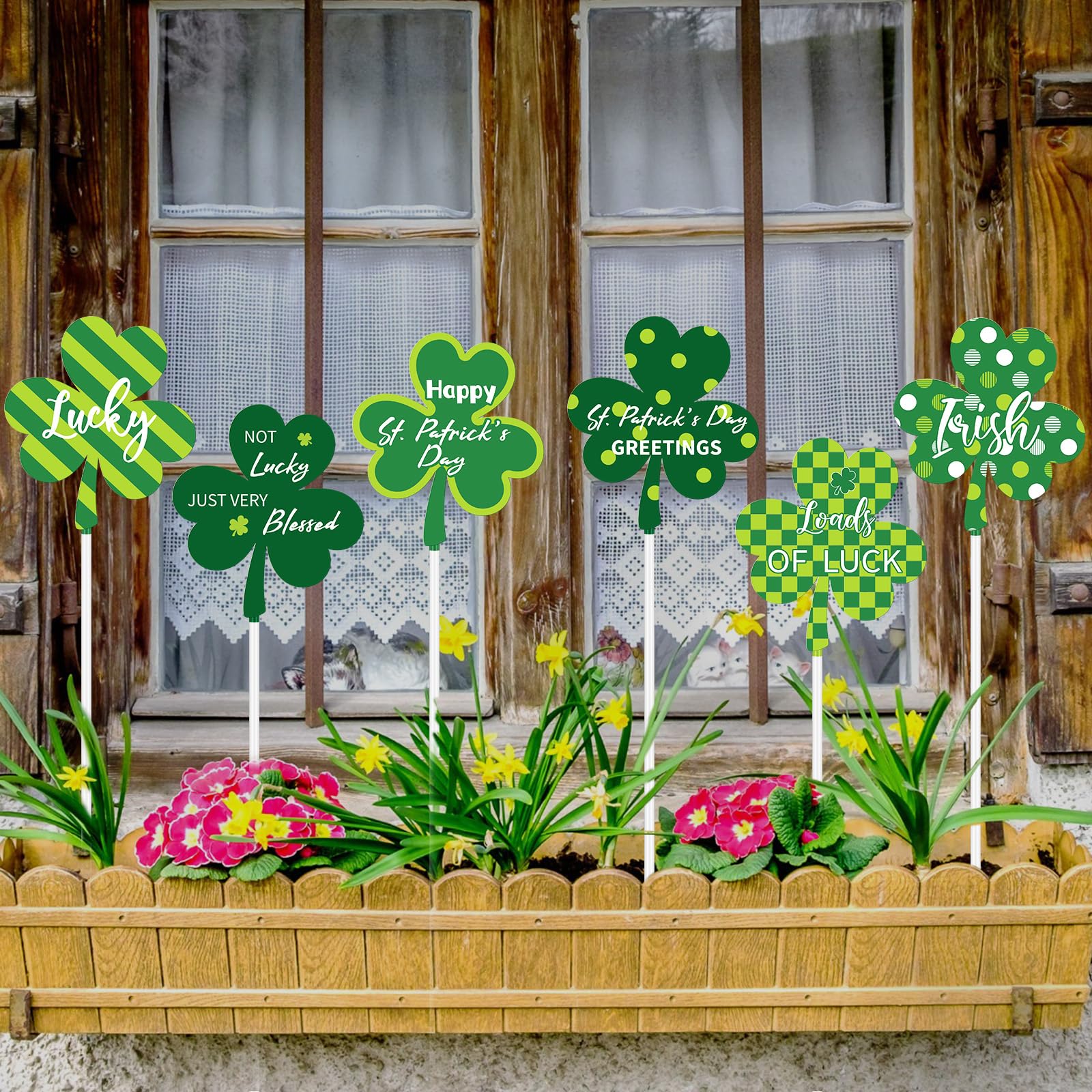Lunmon 13-inch shamrock garden stake brightens outdoor curb appeal