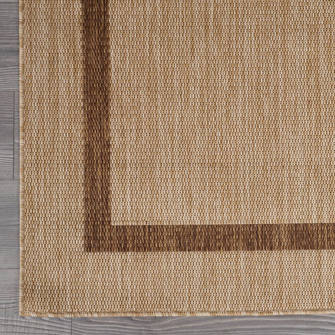 Luul Home 5x7 rug with stain-resistant fibers for outdoor wear.