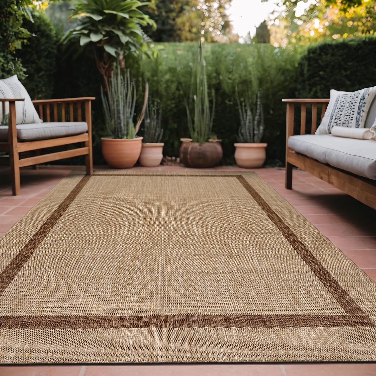 Luul Home bordered outdoor rug 5x7 close-up weave, durable outdoor use.