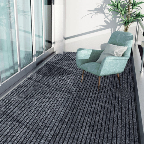 LVETOLS striped polypropylene texture helps remove dust and grime from shoes before entry.