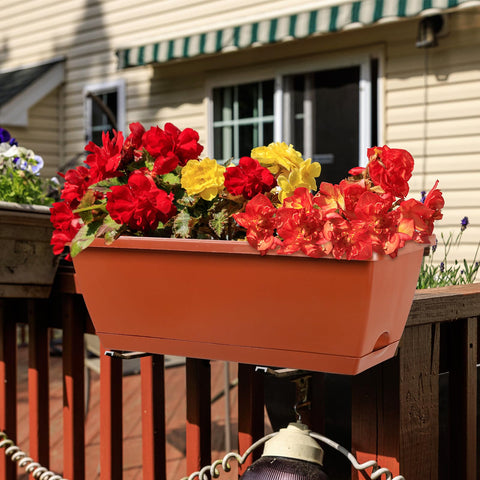 Lysjtsr rectangle planter box 17-inch fits a windowsill.
