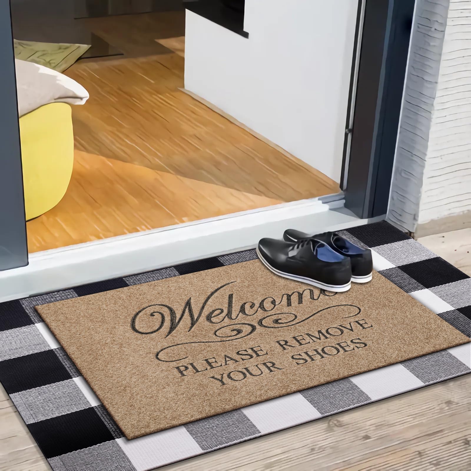Lzuso Dirt-trap Mat absorbs moisture and dust to keep floors clean.