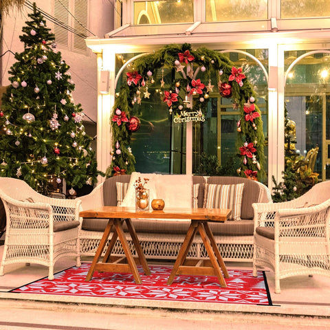 Maasechs easy-clean rug stores compactly after the holidays.