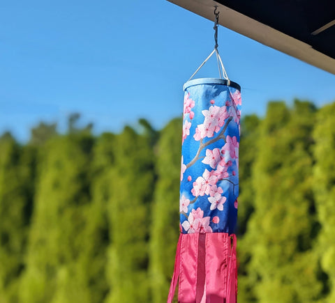 Easy to hang straight from unboxing, creating instant ambiance on decks and balconies