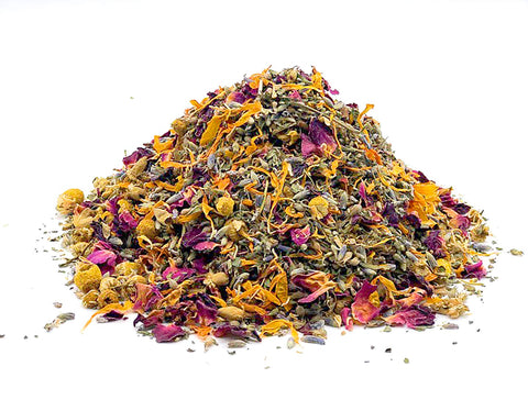 MagJo aromatic blend in nest and litter areas enhances coop scent.