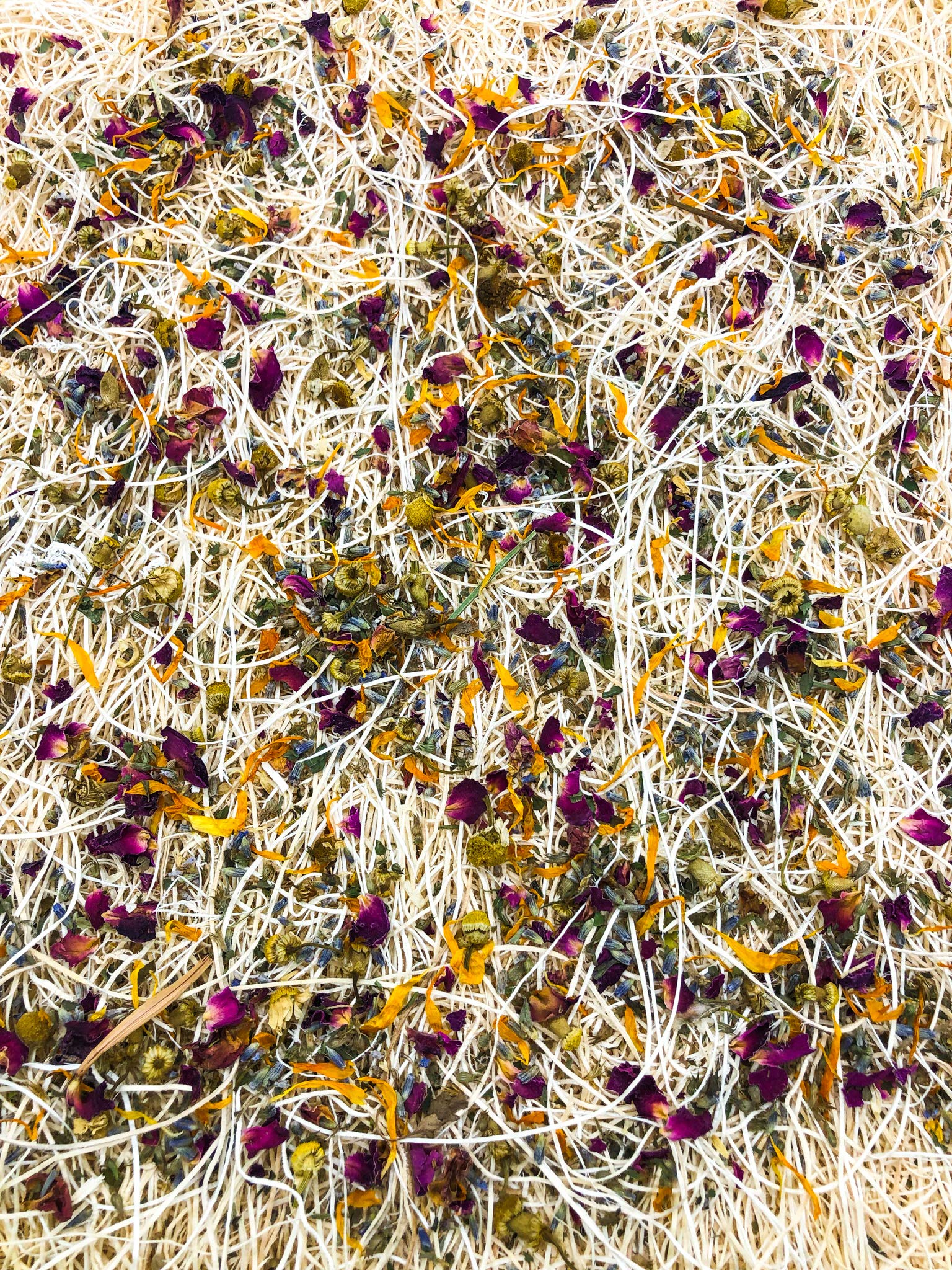MagJo hand-mixed aromatics provide natural fragrance for poultry spaces.