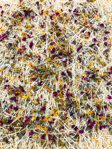 MagJo hand-mixed aromatics provide natural fragrance for poultry spaces.