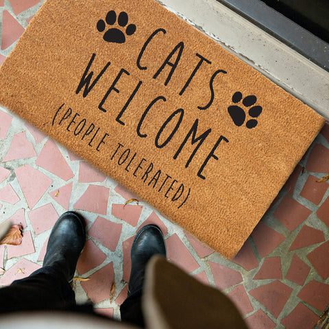 MAINEVENT cat-door-mat-outdoor-entrance provides dirt trapping for covered porches.