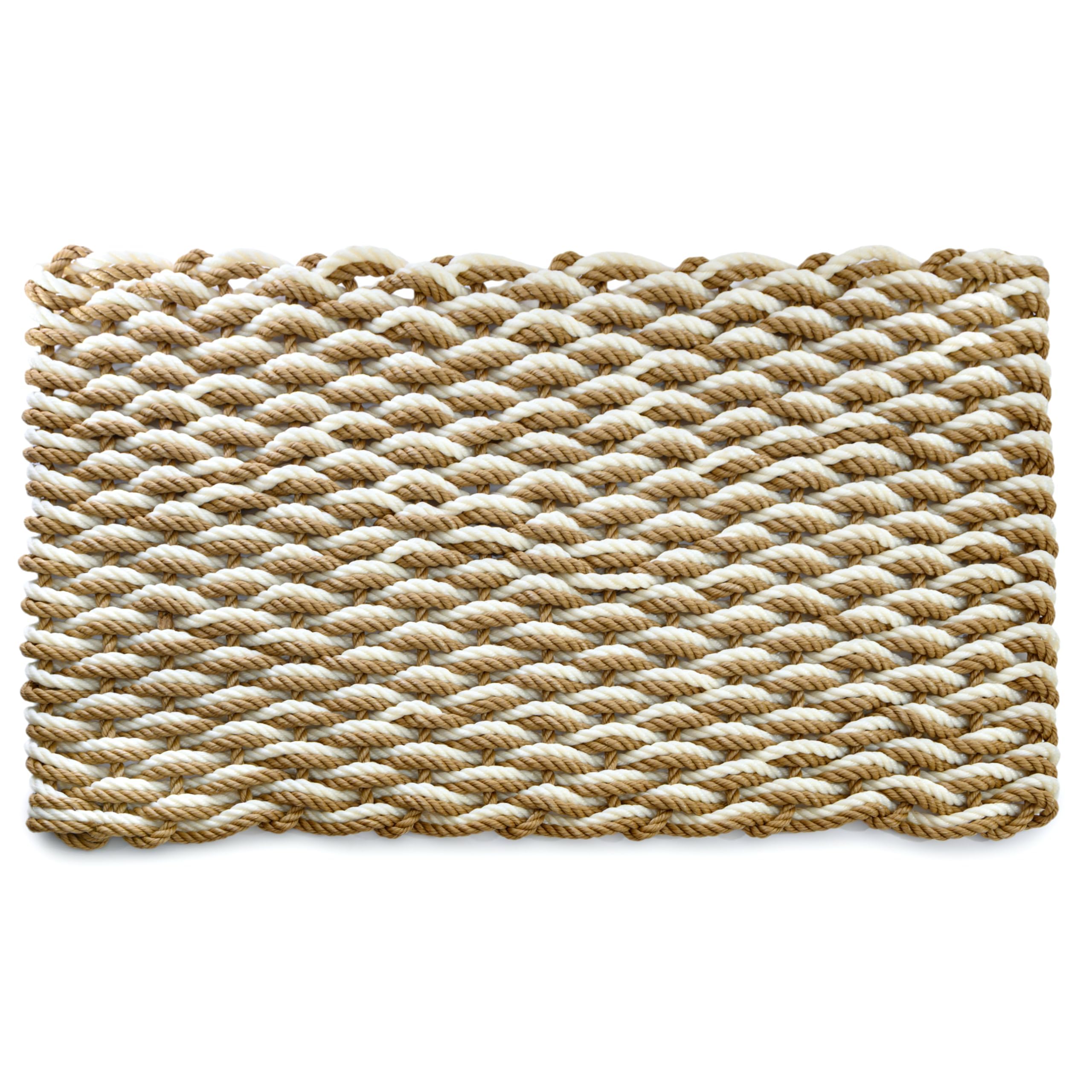MAINEVENT lobster rope mat in sand colors at the front door adds a welcoming touch.