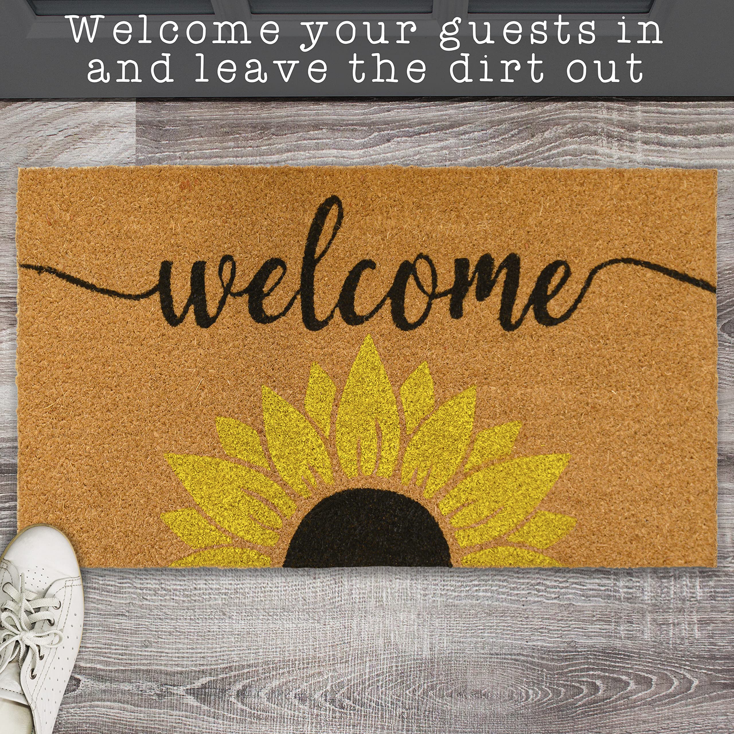 MAINEVENT Sunflower Welcome Mat close-up-detail shows color fast paint that avoids bleeding.