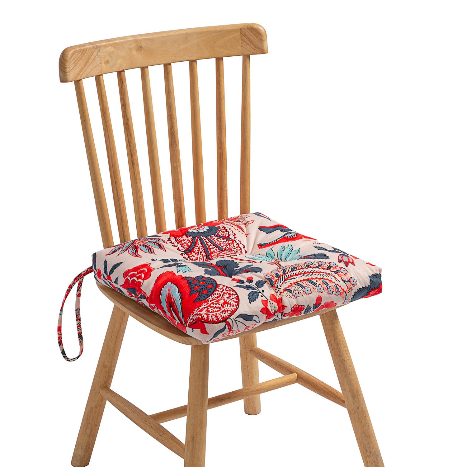 Makimoo blue/red leaves elevate outdoor dining aesthetics and comfort.