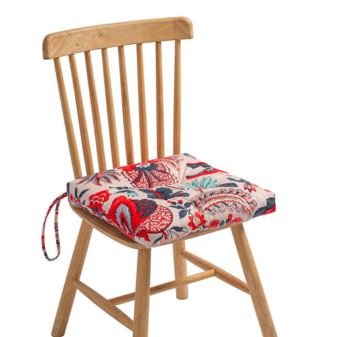 Makimoo blue/red leaves elevate outdoor dining aesthetics and comfort.