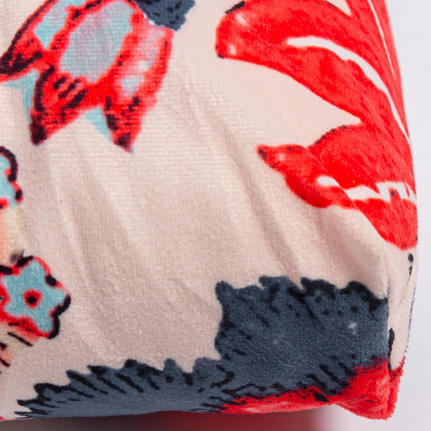 Makimoo soft polyester fill offers comfortable support while remaining washable.