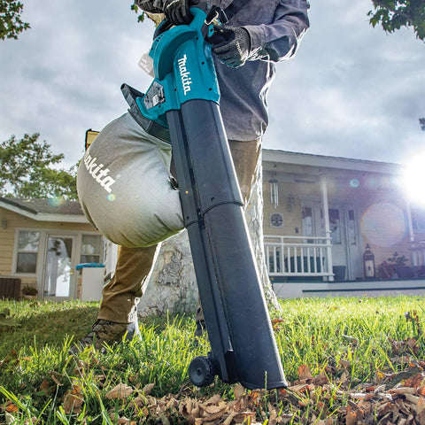 Makita XBU07Z collection bag image showcasing 6.6-gallon debris capacity.