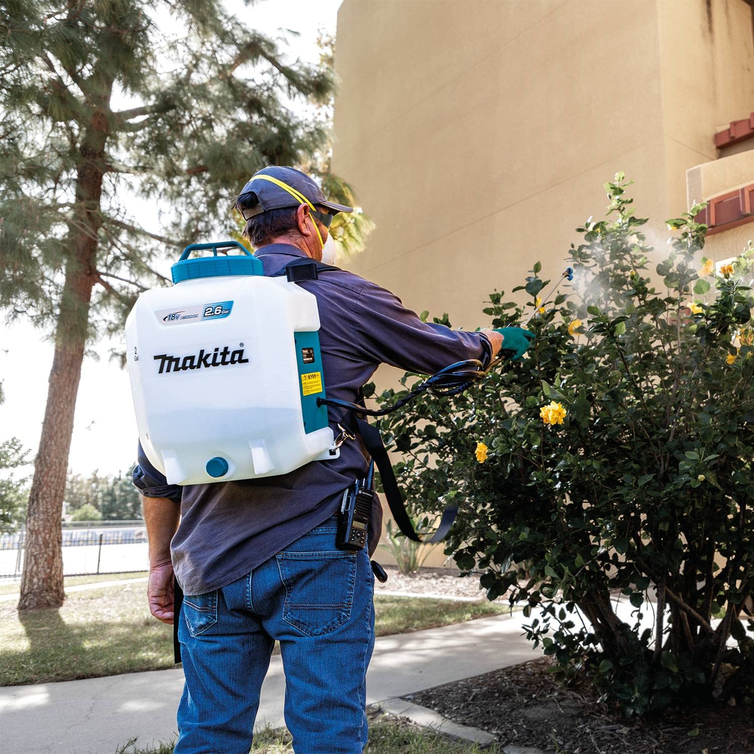 Makita XSU01Z IP54-rated weather resistance for harsh sites.