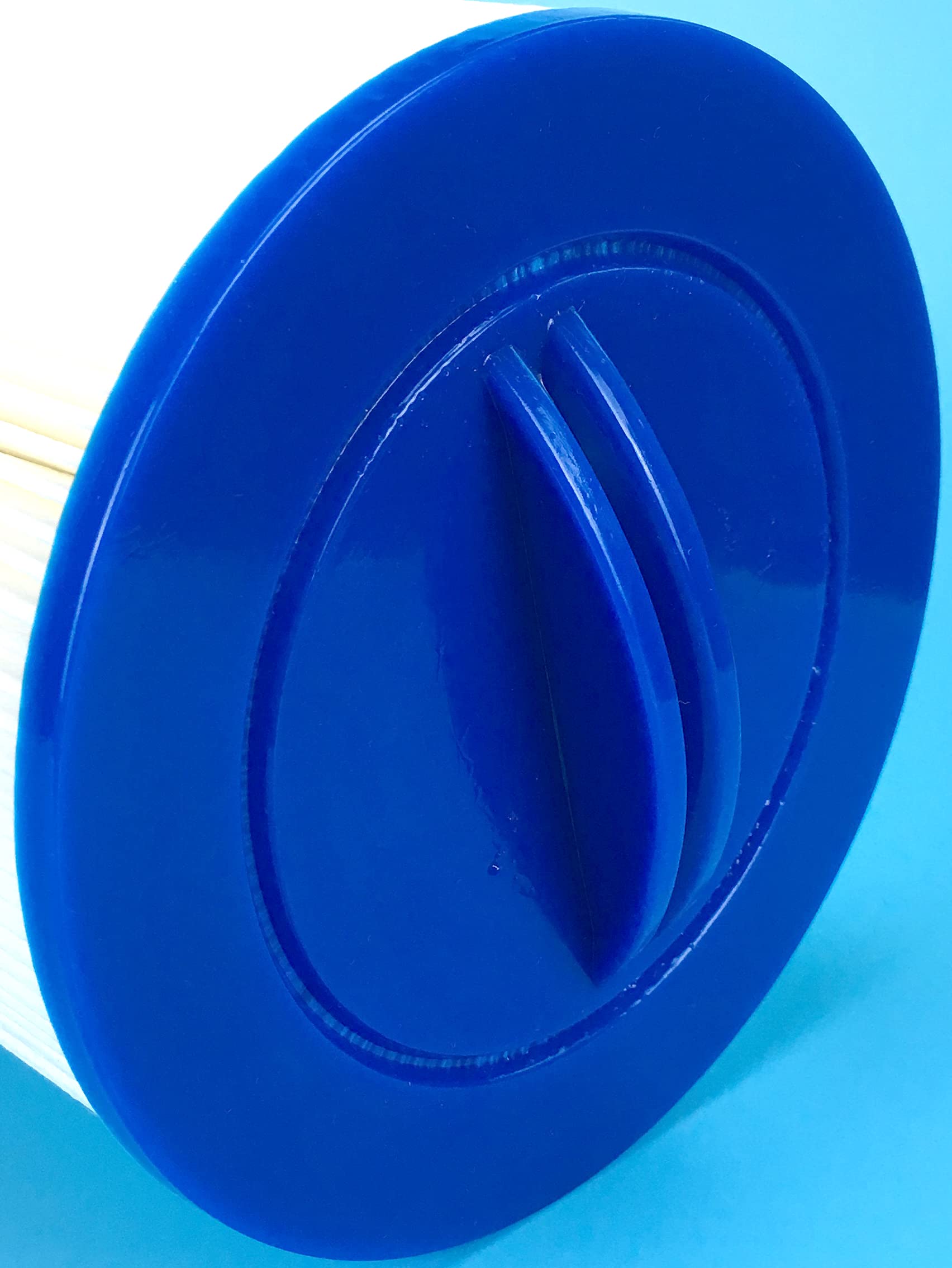 Malaka spa filter close-up reveals sturdy construction and sealing surface.