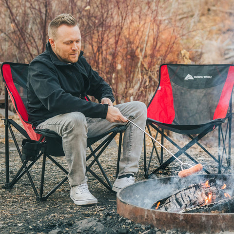 Sticks that can load up to four marshmallows per fork for quick rounds.
