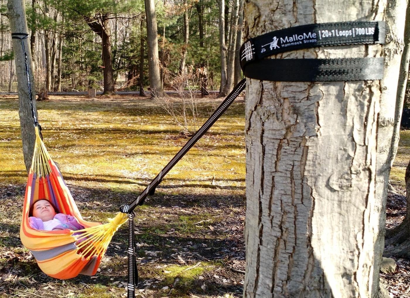 Compact storage bag included for MalloMe XL hammock straps keeps gear organized.