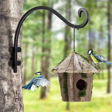 Maosen 16-inch outdoor plant hanger bracket mounted on a fence decorates the yard.