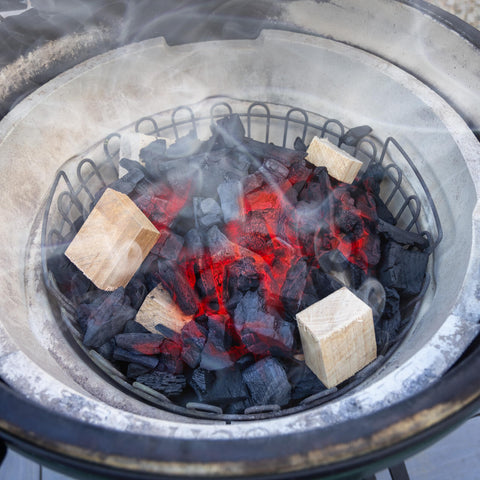 MARSHALLTOWN hickory chunks with bark for authentic rustic flavor