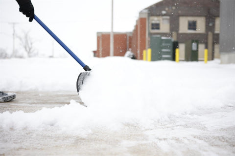 Marshalltown Polar Pusher angled blade provides maximum pushing power.