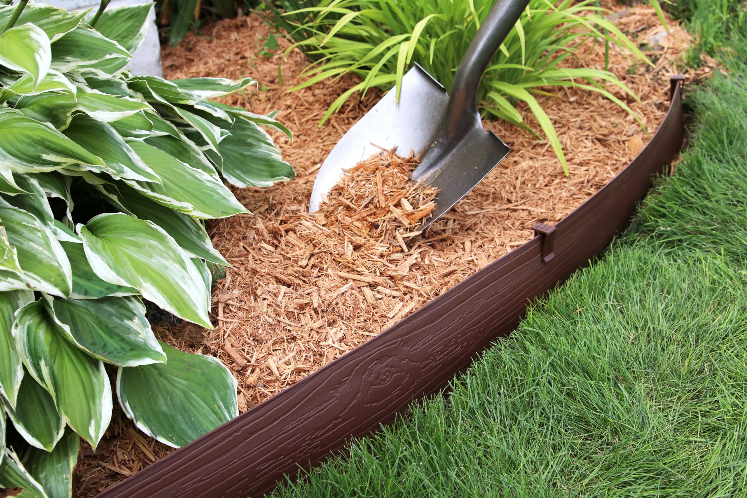 Master Mark US-made lawn border edging for tidy yards.