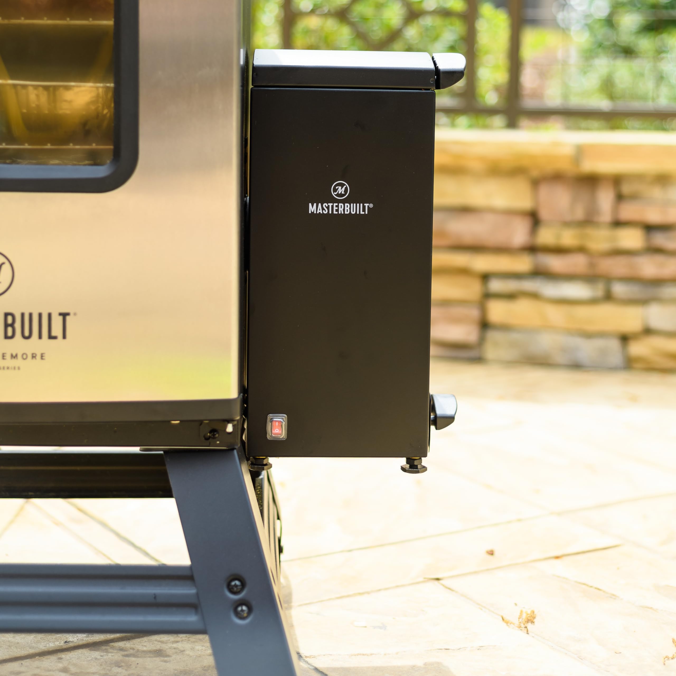Masterbuilt digital electric smoker compatibility image showing easy integration.