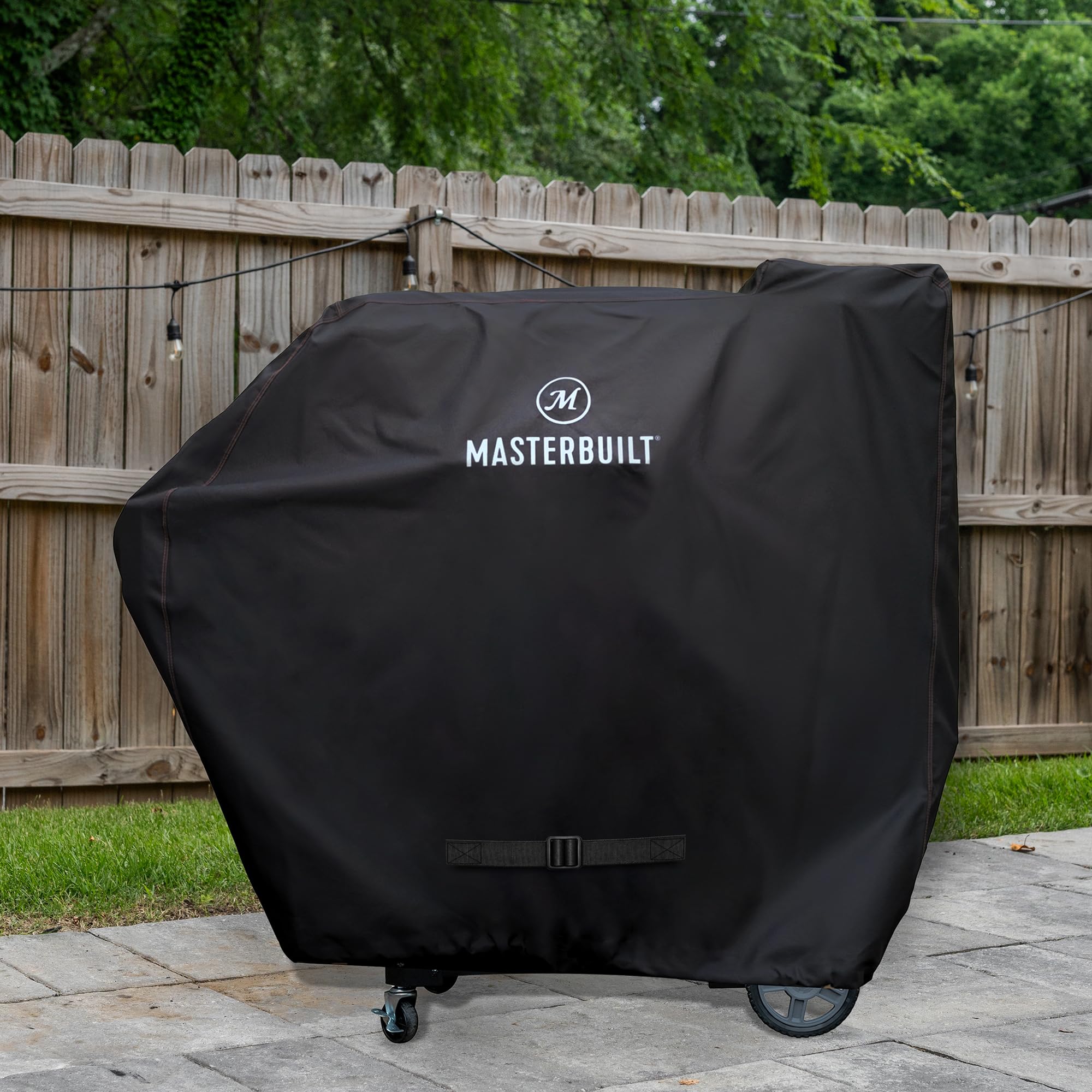 Masterbuilt Gravity Series cover on grill shows water-resistant protection