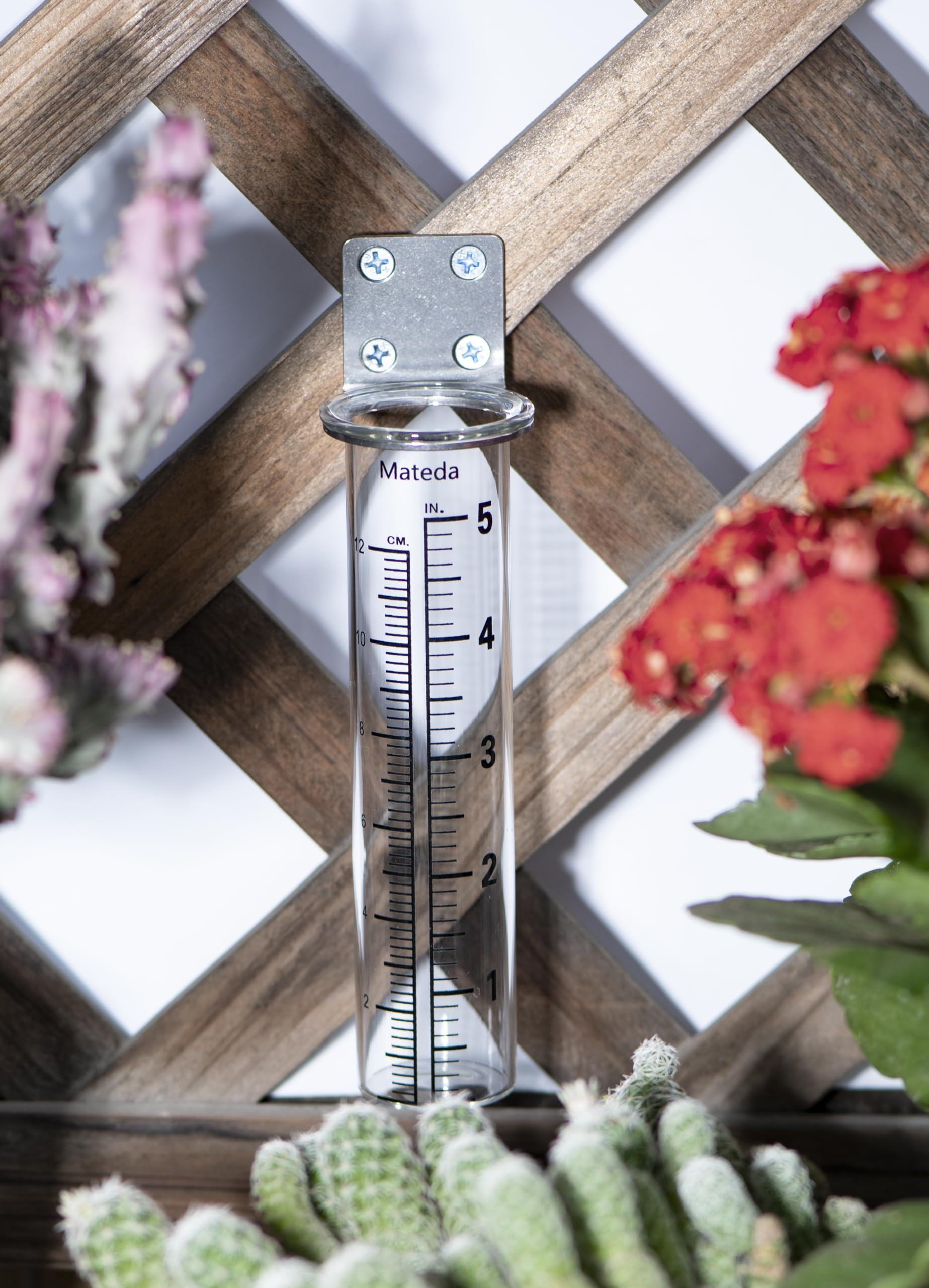 Mateda deck post rain gauge on a rail with clear display.