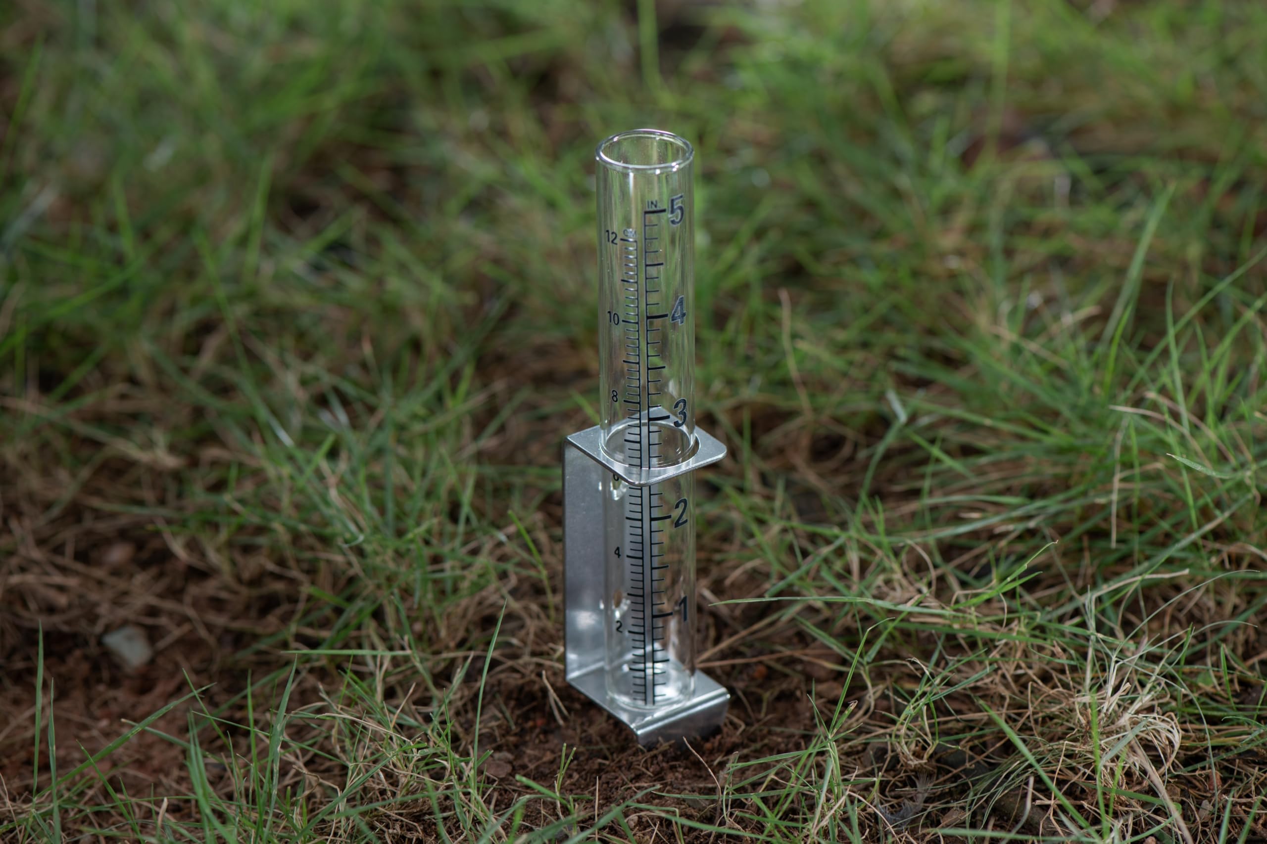 Mateda gauge with clear measurement window supports rainfall tracking.