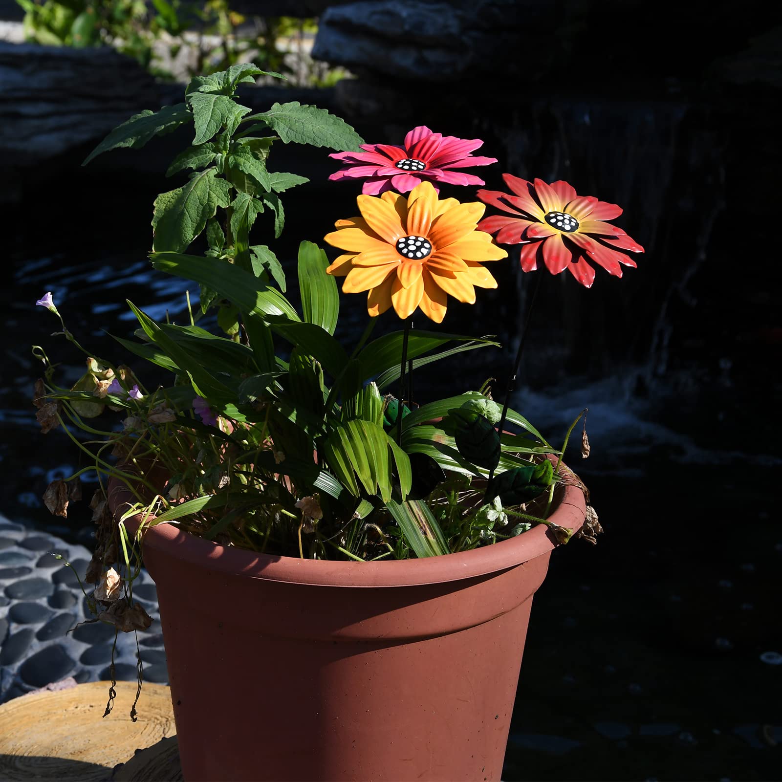 Matlern metal flowers with UV protection withstand rain, snow and sun