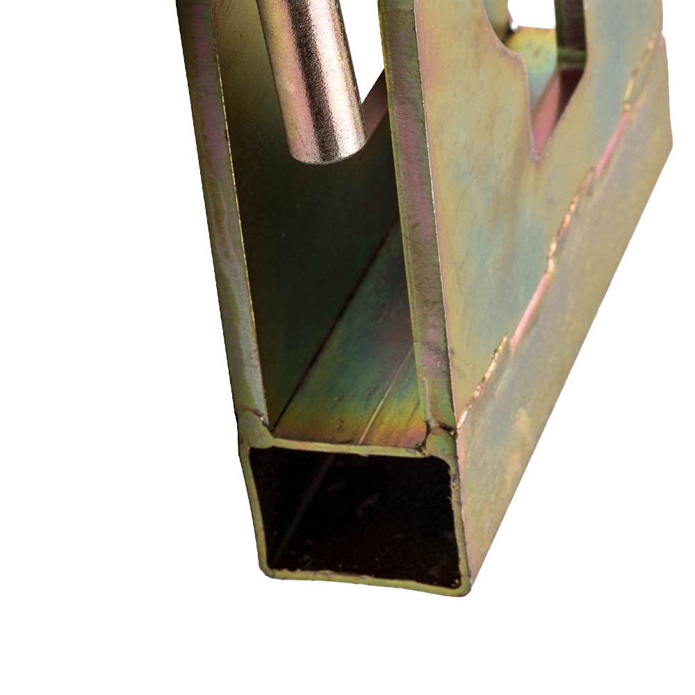 MaXpeedingrods chainsaw service tool enabling safer crankcase separation.