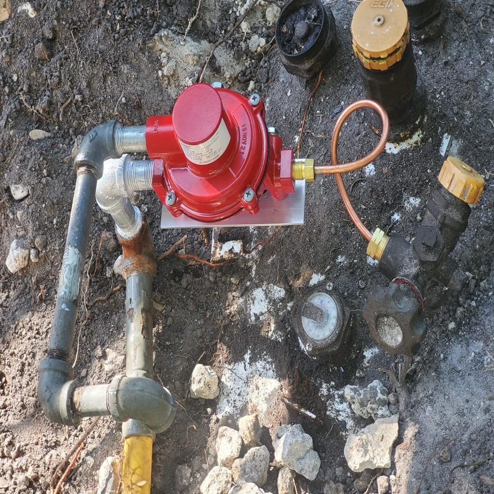 MCAMPAS POL left-thread connection ensures reliable tank fittings.