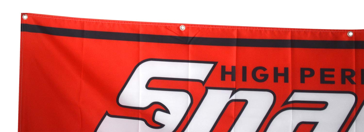 mDesign Daoops banner in outdoor setting shows fade-resistant print