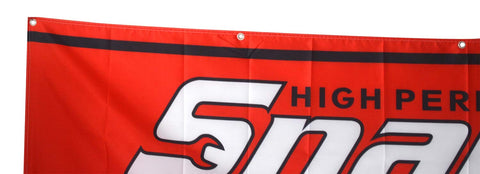 mDesign Daoops banner in outdoor setting shows fade-resistant print