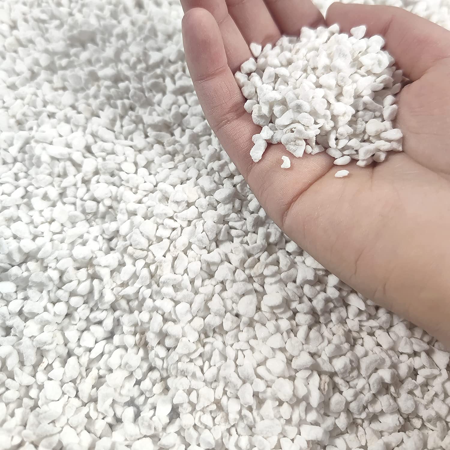MDPQT 30qt packaging front shows premium horticultural perlite for garden use.