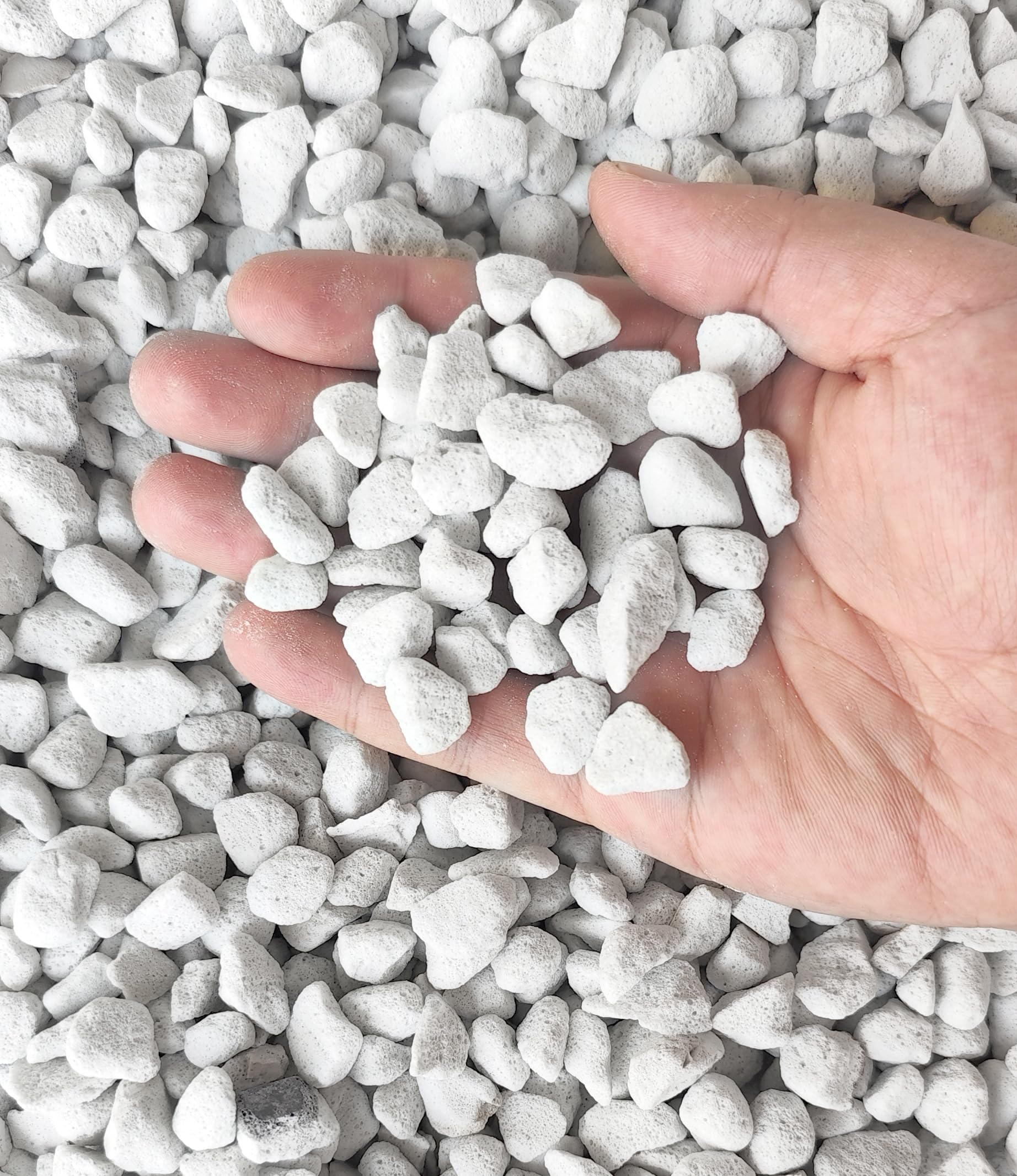 MDPQT perlite bulk 30qt pack enhances drainage and aeration in soil