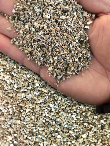 MDPQT vermiculite 30qt bag, showcasing premium horticultural grade for versatile garden use.