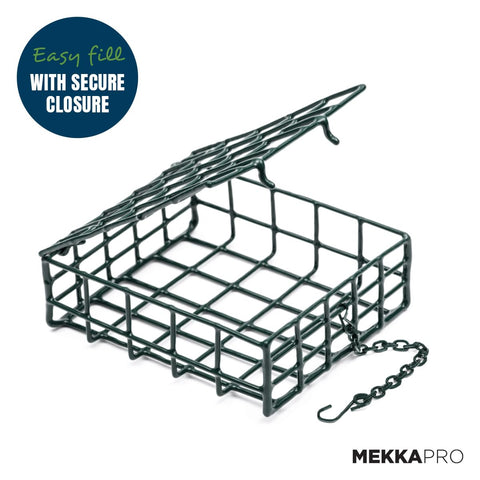 Rustproof MEKKAPRO feeder with rubber coating resisting weather.