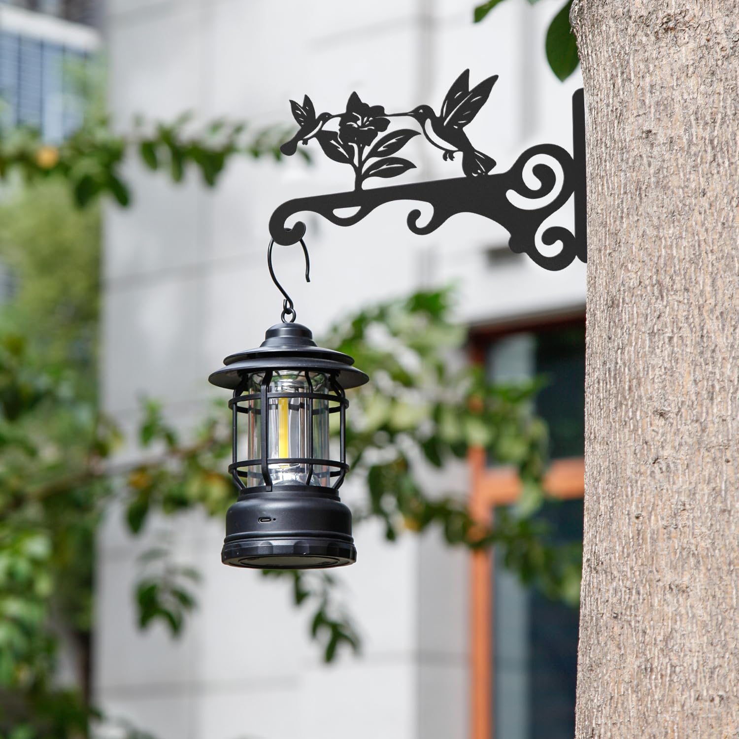 Mekpiwu versatile garden hook suitable for feeders and lanterns.