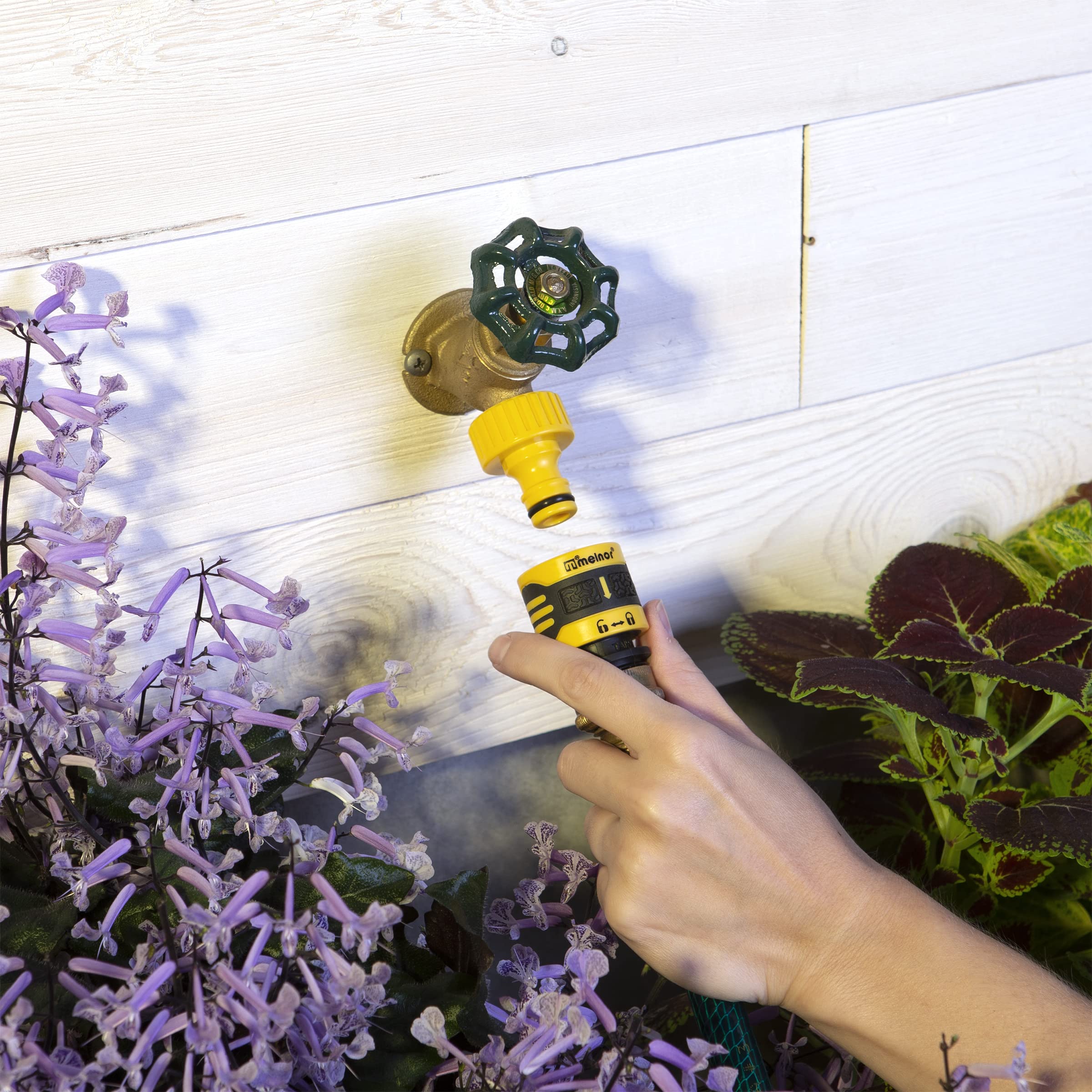 Melnor 65134AMZ watering tool adapter enables water-on changes.
