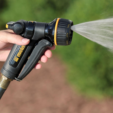 Melnor 65142AMZ heavy-duty metal core for durable outdoor performance.
