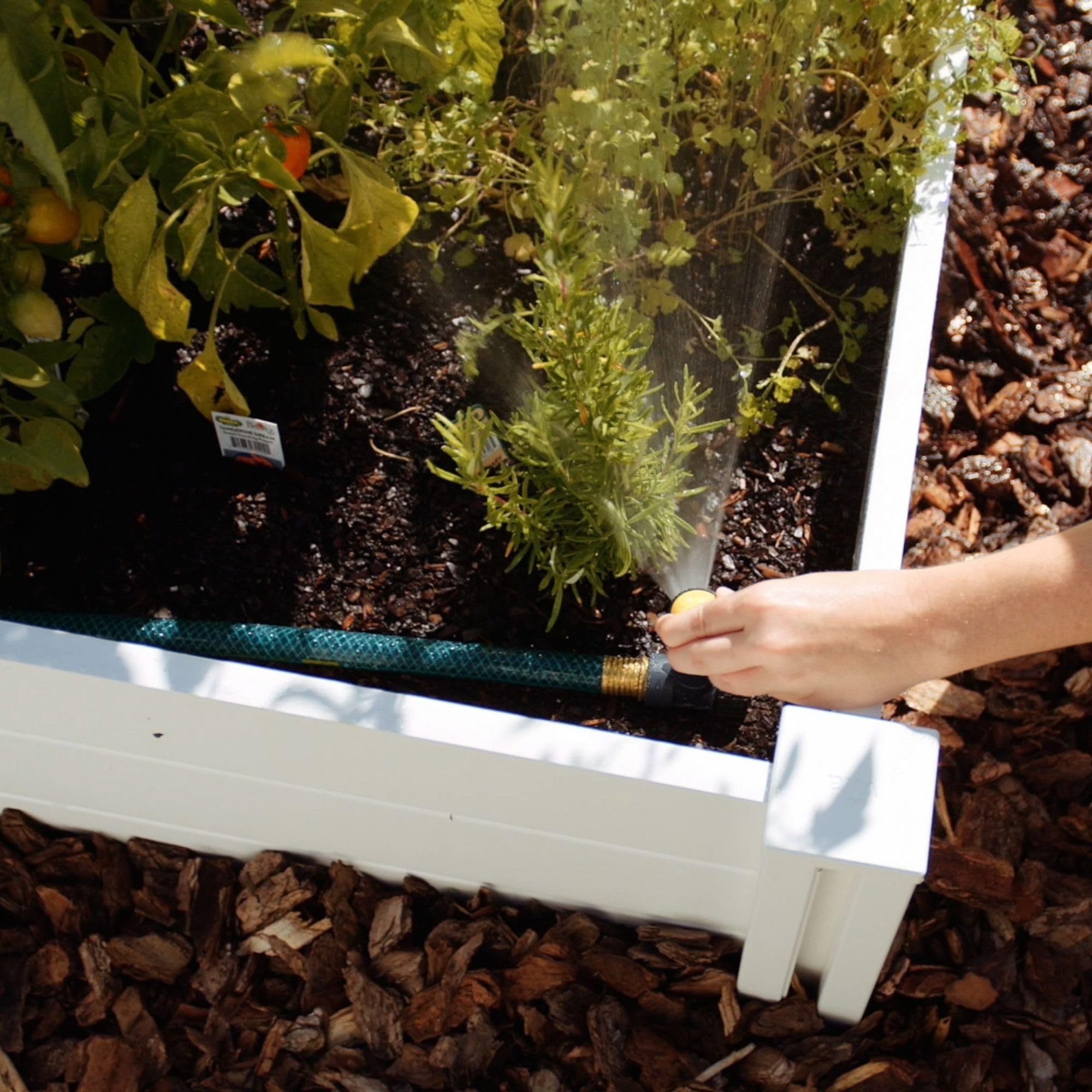 Melnor 65185AMZ complete kit ready for seasonal garden care.