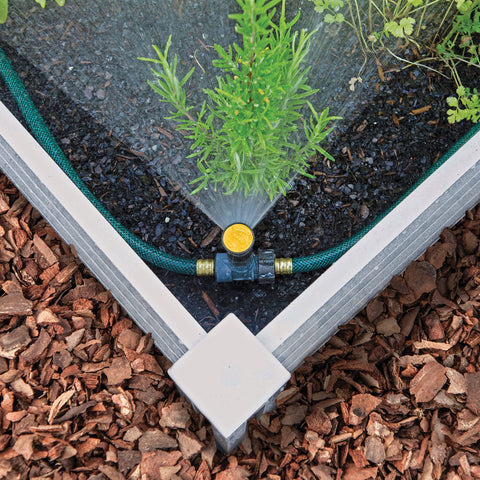 Melnor 65185AMZ spike sprinkler distance control enables tailored watering.