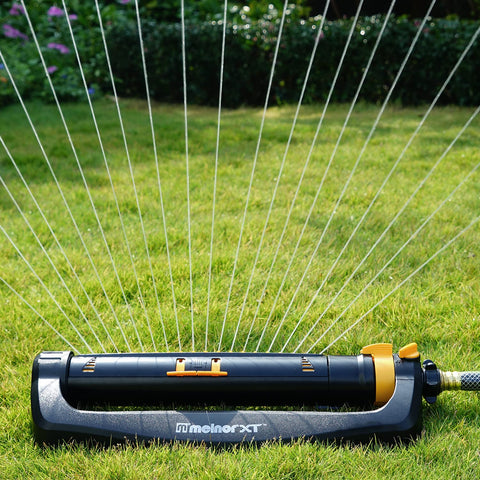 Melnor Quick Connect Bundle demonstrates fast, tool-free sprinkler setup.
