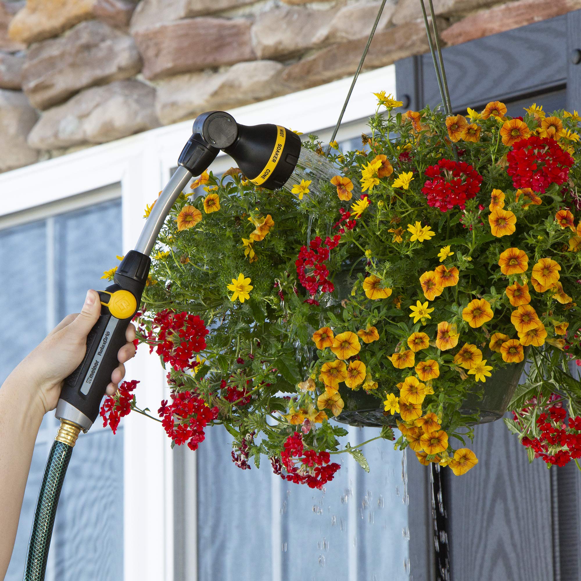 Melnor RelaxGrip black yellow handle reduces hand fatigue during long watering