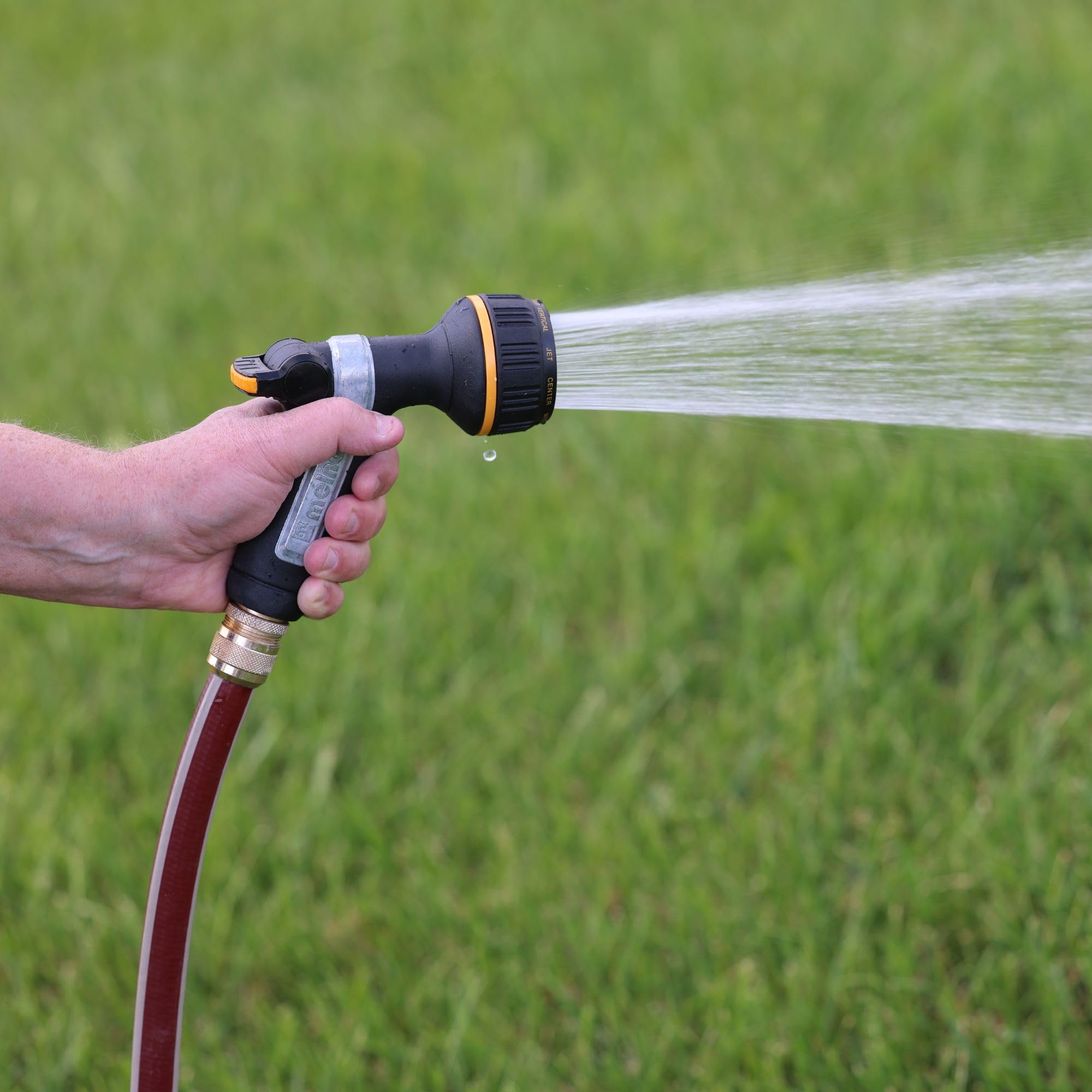 Melnor rubberized slip-grip helps comfortable, secure handling.