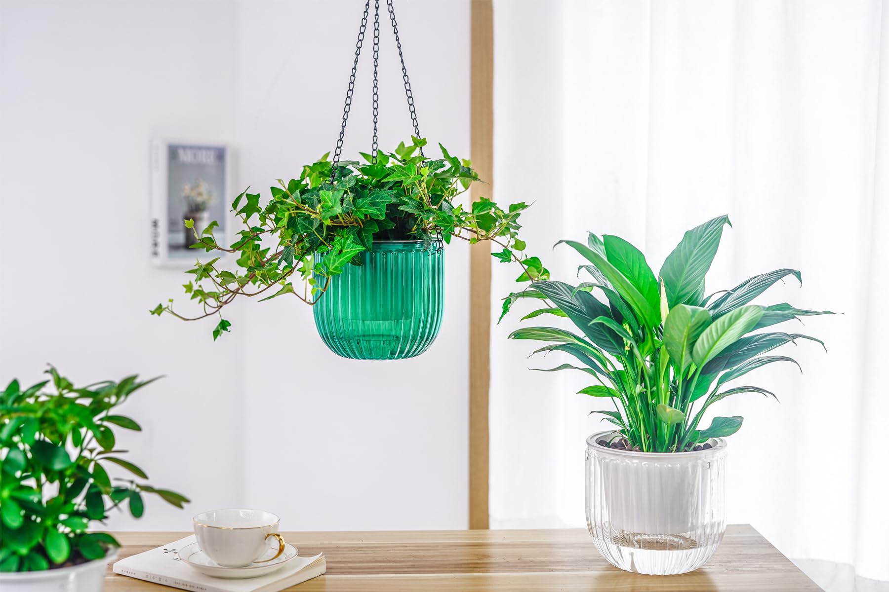 Melphoe detachable hanging chain offers flexible indoor or outdoor use.